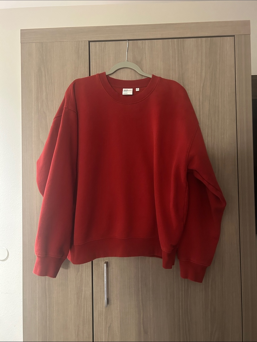 TNA Red Crewneck Sweatshirt - Classic Scoop Neck Style